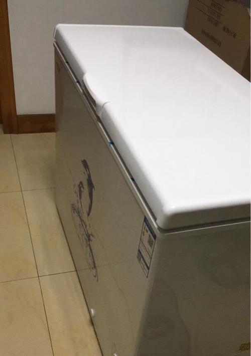 澳柯玛冰柜风机更换方法（轻松学会更换澳柯玛冰柜的风机）
