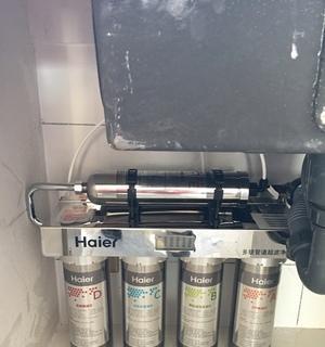 解决海尔饮水机漏水问题的方法（轻松应对饮水机漏水）