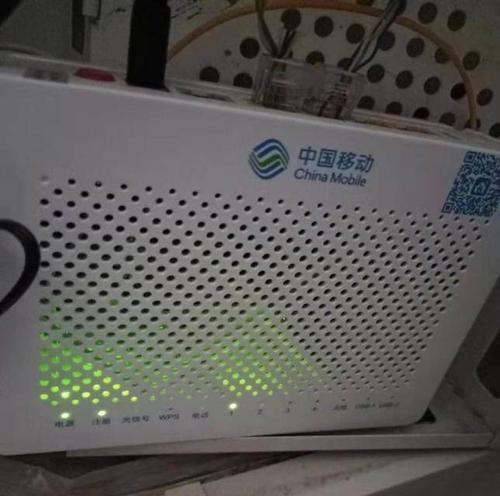 电脑LOS闪红灯的解决方法（教你轻松应对电脑LOS闪红灯问题）