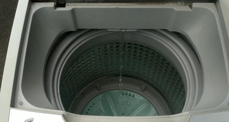 解决自动洗衣机脱水偏重的问题（有效调整自动洗衣机脱水程序）