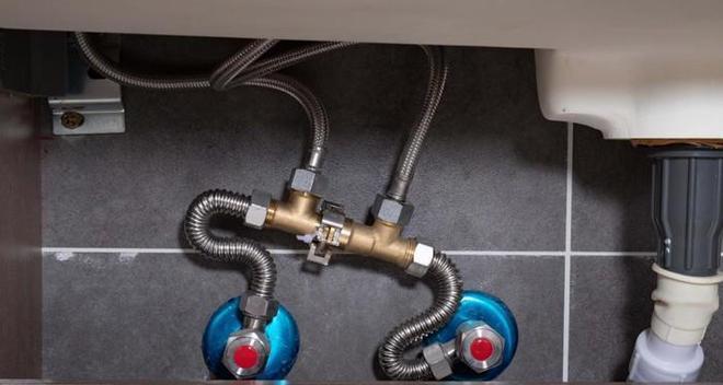 热水器冷水阀无反应怎么办（解决热水器冷水阀不工作的方法及注意事项）