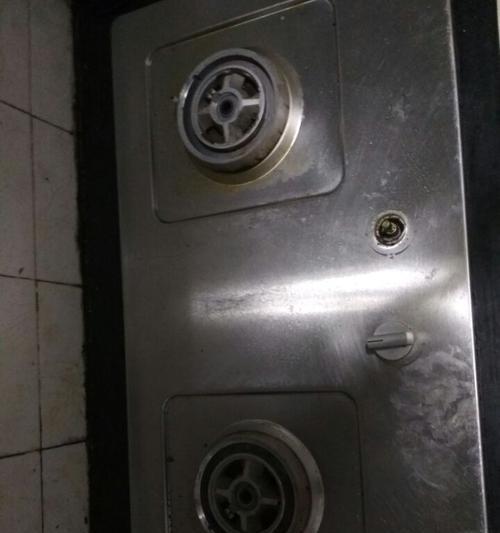 燃气灶维修指南（掌握正确的操作流程）