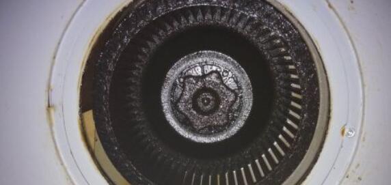 解决油烟机窟窿难题的清洗方法（告别油烟困扰）