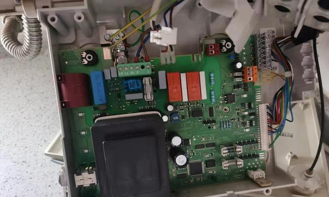 壁挂炉主板修理指南（掌握壁挂炉主板故障排查与修复的关键技巧）
