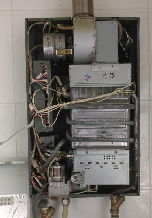 热水器电池无反应问题的解决方法（探究热水器电池失效的原因及修复方案）