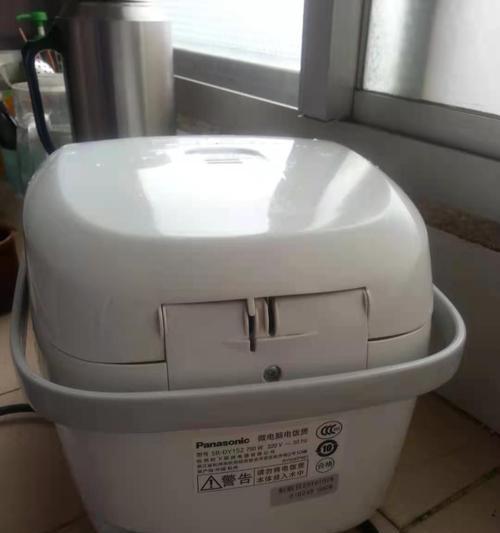 电饭煲进水的维修方法（水浸电饭煲怎么办）