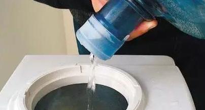 饮水机里水为何会有响声（探究饮水机水中响声的来源及解决方法）