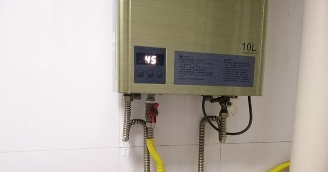 热水器不出热水怎么维修（自己维修热水器）