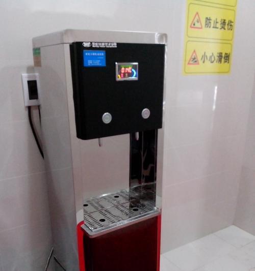 饮水机通电掉闸原因及解决方法（探究饮水机通电掉闸的主要原因）