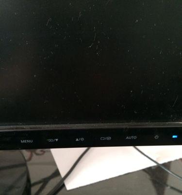 解决显示器无法亮起问题的方法（显示器显示但不亮的原因及解决方案）