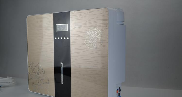 净水器插电跳闸问题解析（揭秘净水器插电跳闸原因及解决方法）