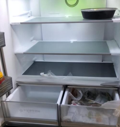 冰箱串味的防止方法（保持冰箱清洁和正确存放食物是最佳的防止冰箱串味的方式）