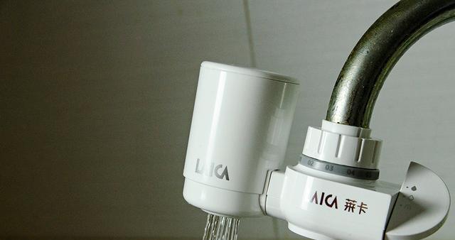 净水器与水龙头太近有何问题及解决方法（保护水质）