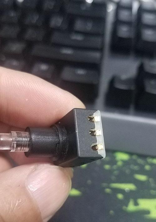 如何修复电灯的接触不良问题（操作指南及注意事项）
