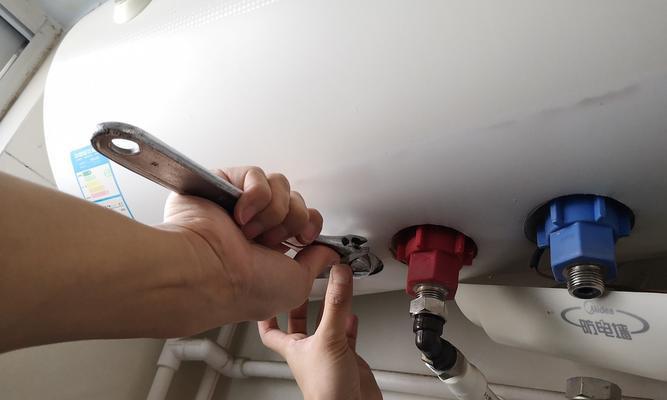 热水器出水有气泡的原因及解决方法（消除热水器出水气泡的实用技巧）