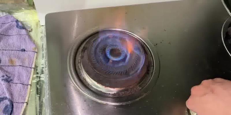 燃气灶频繁打火的原因及解决方法（探究燃气灶频繁打火的背后原因）
