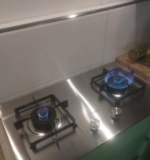 燃气灶频繁打火的原因及解决方法（探究燃气灶频繁打火的背后原因）