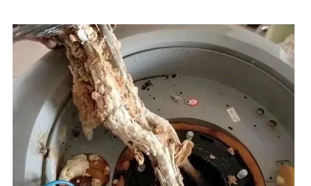 热水器缝隙漏水的原因及解决方法（详解热水器缝隙漏水的问题以及如何进行修复）
