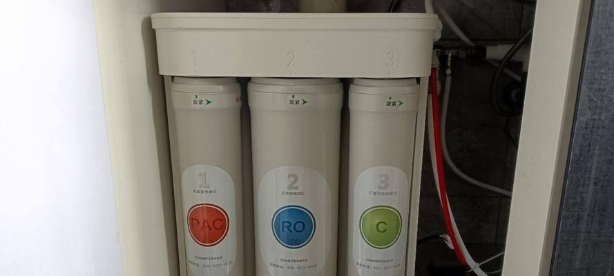 如何处理净水器滴水问题（解决净水器滴水问题的简单方法与技巧）