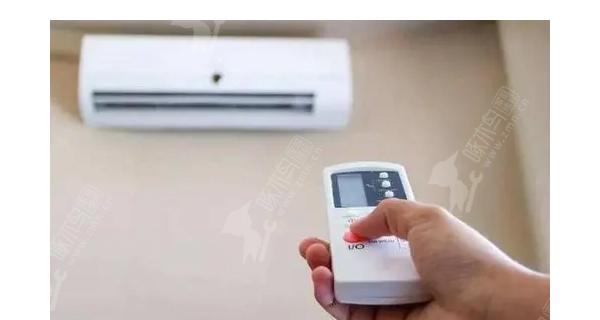 空调掉黑黑的东西是什么原因？如何解决？