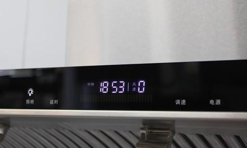 油烟机面板清洗技巧有哪些？如何快速去除顽固油渍？