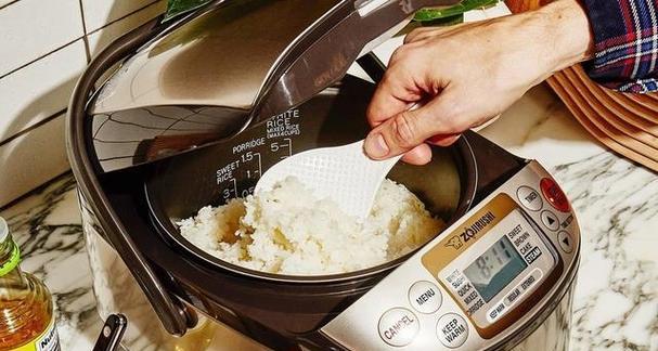 美的电饭煲煮饭老是糊怎么办？修复步骤是什么？