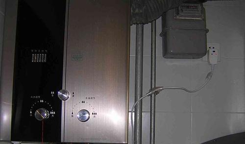 樱花热水器闪灯两次是什么意思？更换水压开关能解决问题吗？