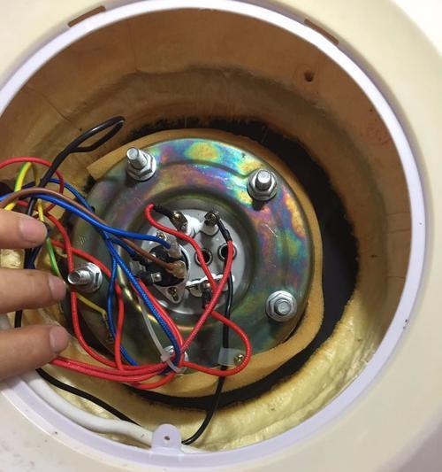 樱花热水器闪灯两次是什么意思？更换水压开关能解决问题吗？