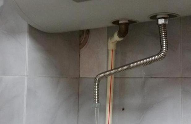 电热水器镁棒更换周期是多久？合理更换时间表揭秘