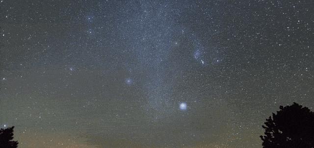 流星划过投影仪会亮吗？原因是什么？