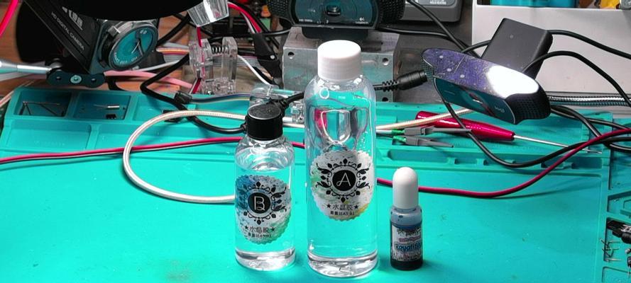充电器粘墙上的胶叫什么？这种胶水的特性是什么？