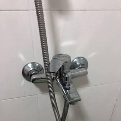 热水器冷热水管带开关的装置如何称呼？