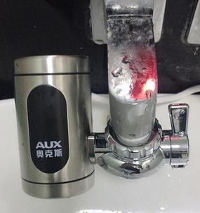 奥克斯热水器电板拆卸步骤是什么？拆卸时需注意哪些安全问题？