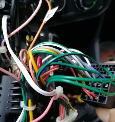 汽车导航接网关电源的方法是什么？接错会有什么后果？