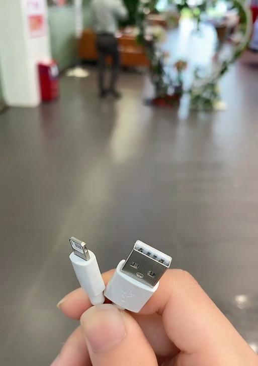 思域荣耀手机投屏操作是否复杂？